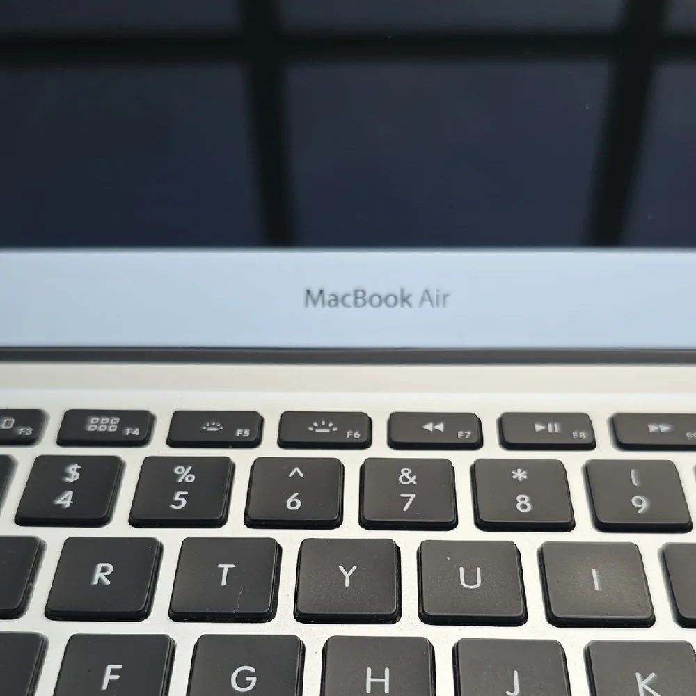 Apple MacBook Silver Laptop with Unibody Design